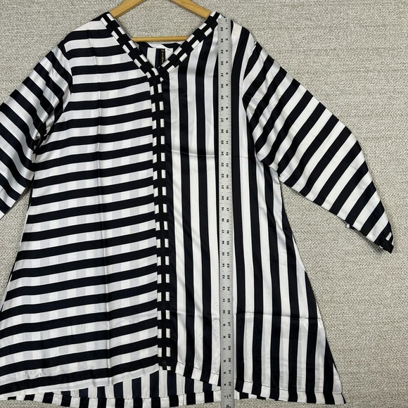 Go‎ Kismet Sz M Top Striped Tunic Top Black White Shark Bite 3/4 sleeve Artsy - Picture 7 of 14